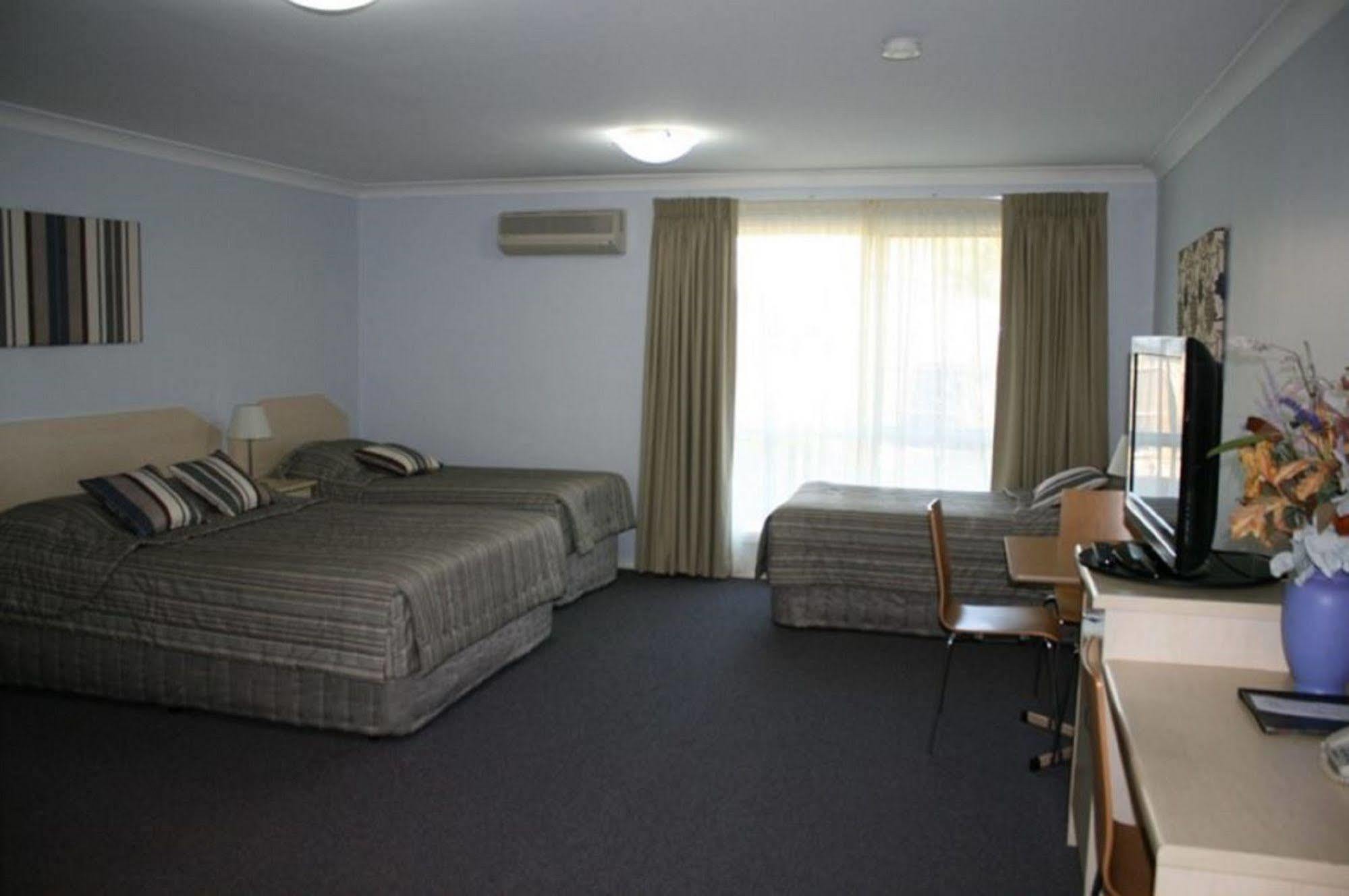 Tuckerbox Motor Inn Gundagai Kültér fotó