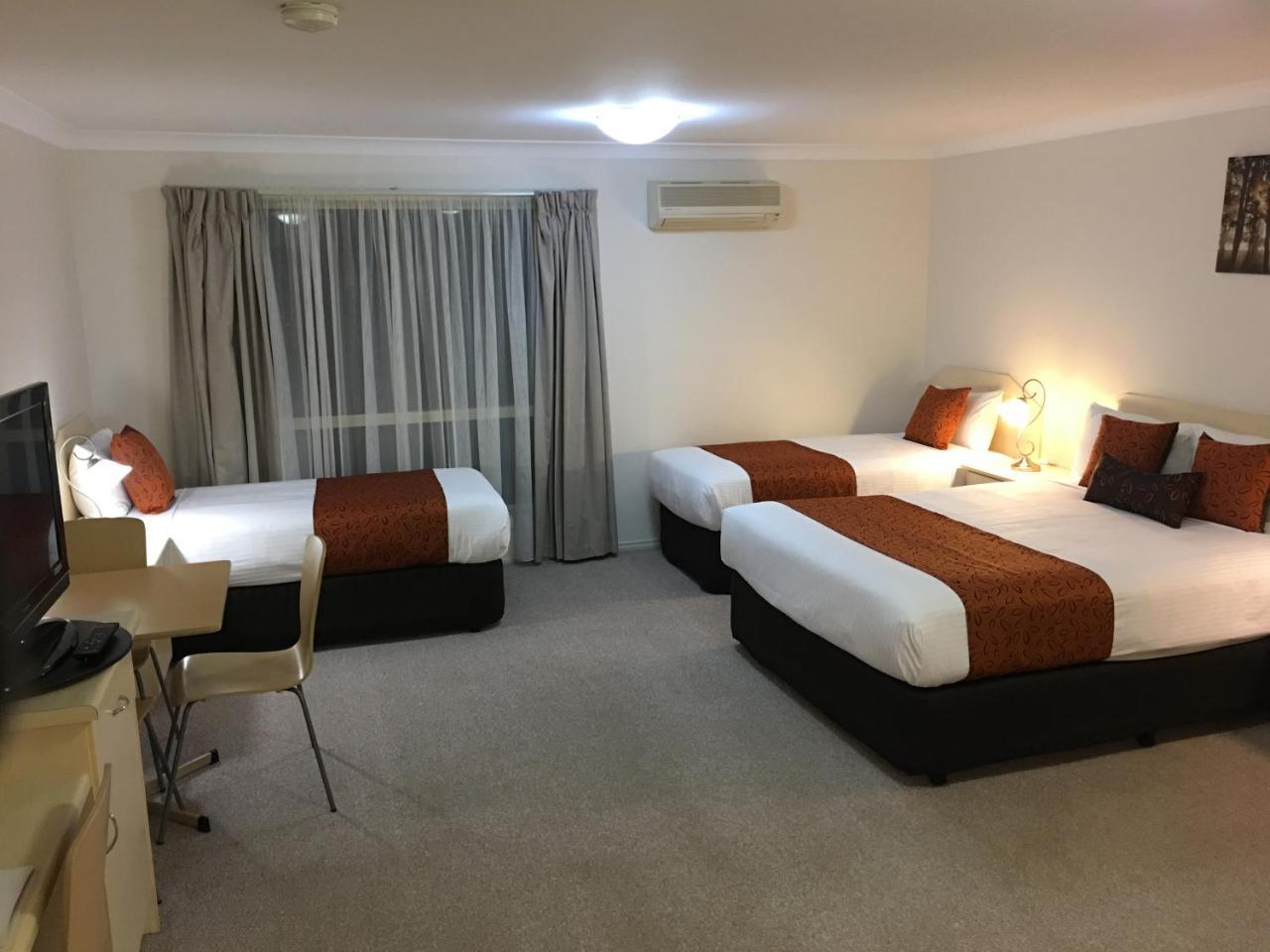 Tuckerbox Motor Inn Gundagai Kültér fotó